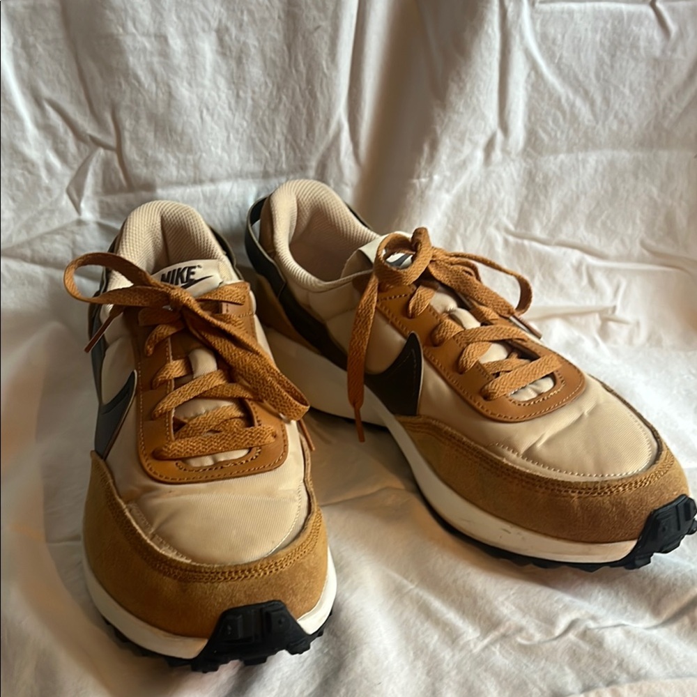 Women’s Nike Waffle Debut sz 9.5